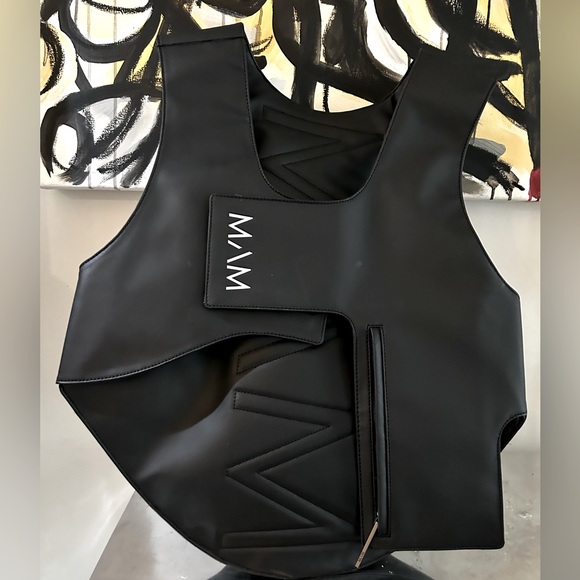 MAM large black backpack. Futuristic and functional, EVA-P sustainable backpack - Picture 2 of 4